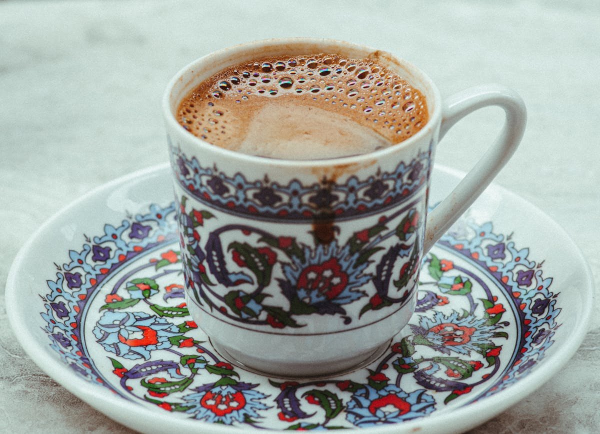 Café turco receta auténtica taza decorada Estambul
